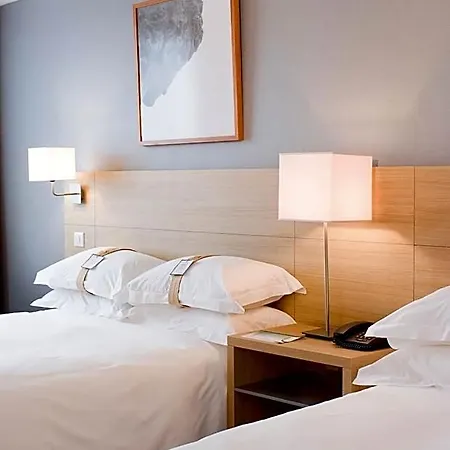 Mercure Paris 4*