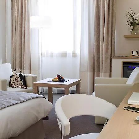 Mercure Paris Hotel 4*