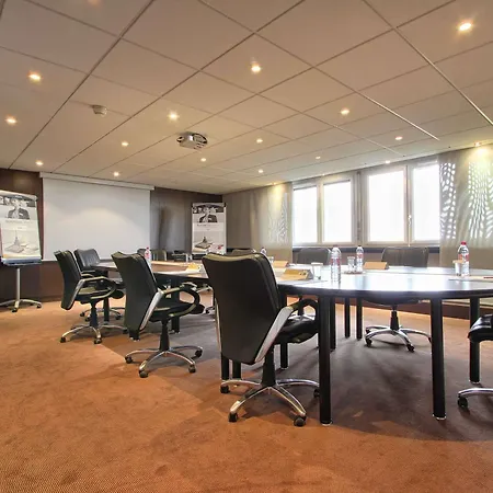 Mercure Paris 4*