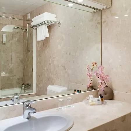 Mercure Paris Hotel 4*